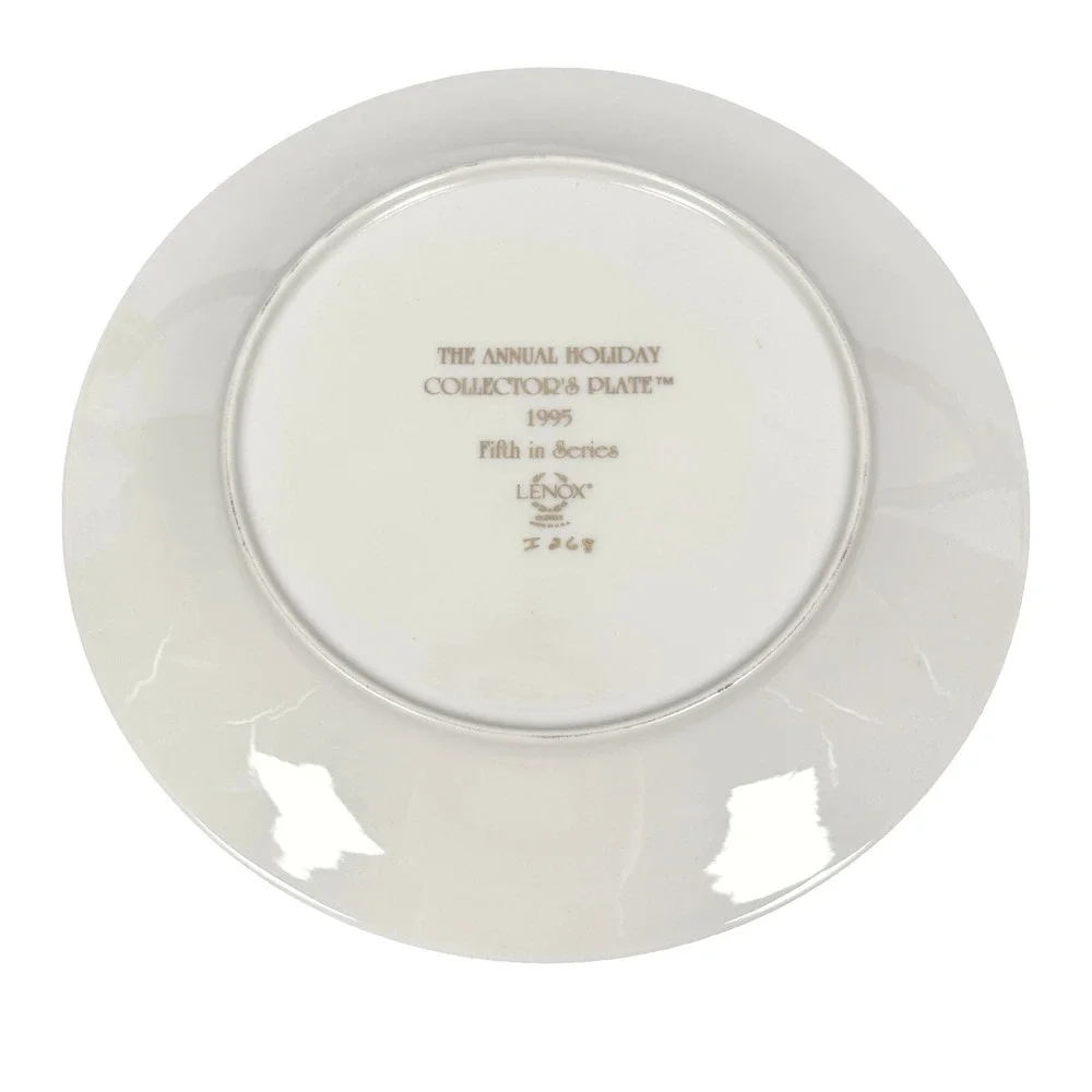 Lenox 1995 Annual Holiday Collectors Plate Fifth in Series Toy Shop Gold Trim